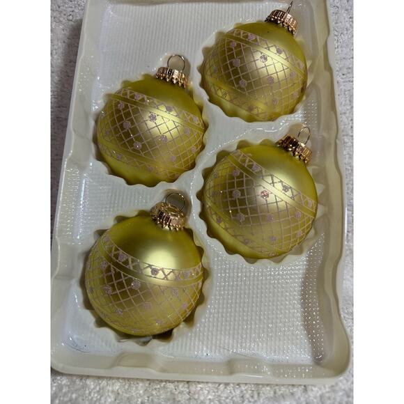 Vintage Krebs Victorian Style Glass Tree Ornaments Set of 4 - Picture 4 of 4